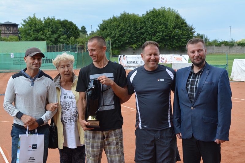 Ilustracja do informacji: XII Turniej tenisowy im. Henryka Dobrowolskiego za nami