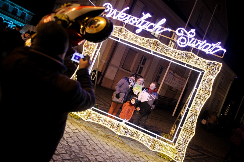 Ilustracja do informacji: Kolorowy, świąteczny Jarmark Mikołajkowy w Międzyrzeczu