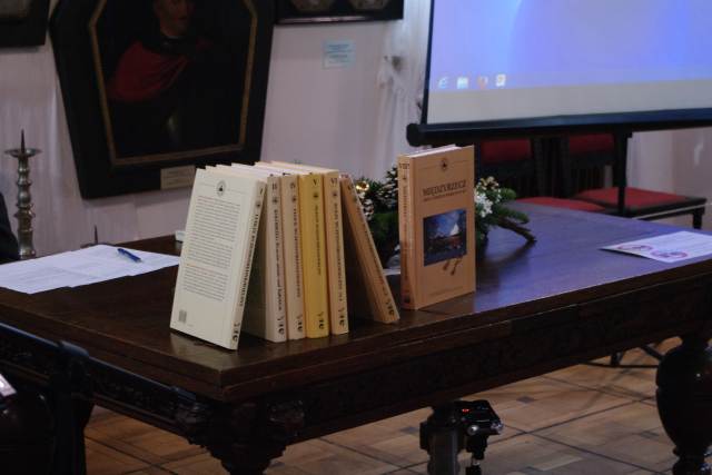 Ilustracja do informacji: Promocja książki "Międzyrzecz. Gród i Zamek w wiekach IX-XIV"