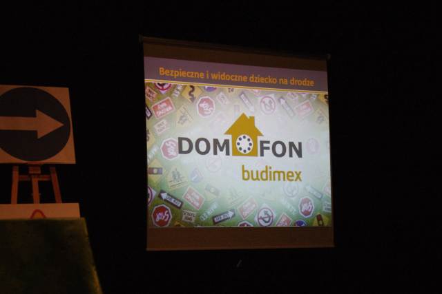 Ilustracja do informacji: Międzyrzecz dołączył do programu „Domofon ICE. Budimex Dzieciom”