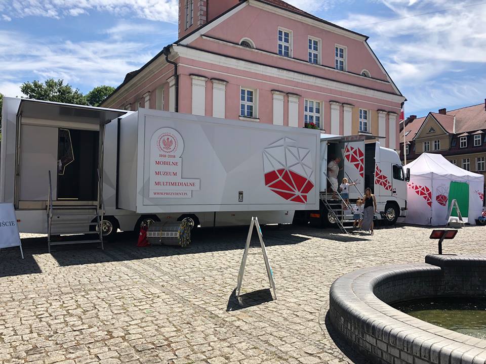 Ilustracja do informacji: Weekend z Mobilnym Muzeum Multimedialnym w Międzyrzeczu