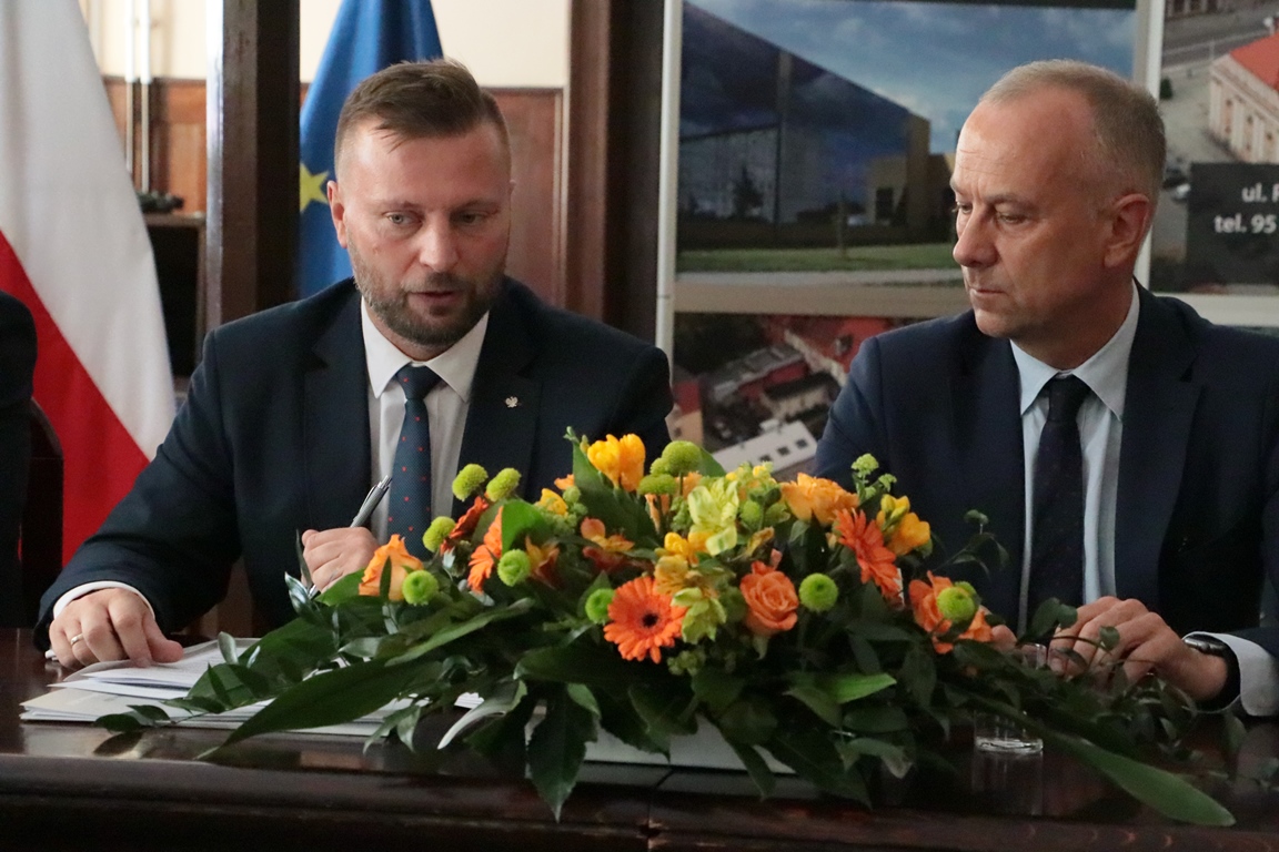 Ilustracja do informacji: Unijne pieniądze na parki przemysłowe. Umowa już podpisana!