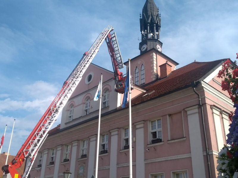 Urzędnicy poprosili o pomoc strażaków.