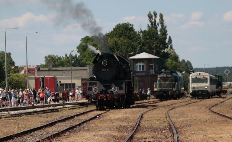 Ilustracja do informacji: Tłumy mieszkańców i turystów bawiły się na Paradzie Lokomotyw 