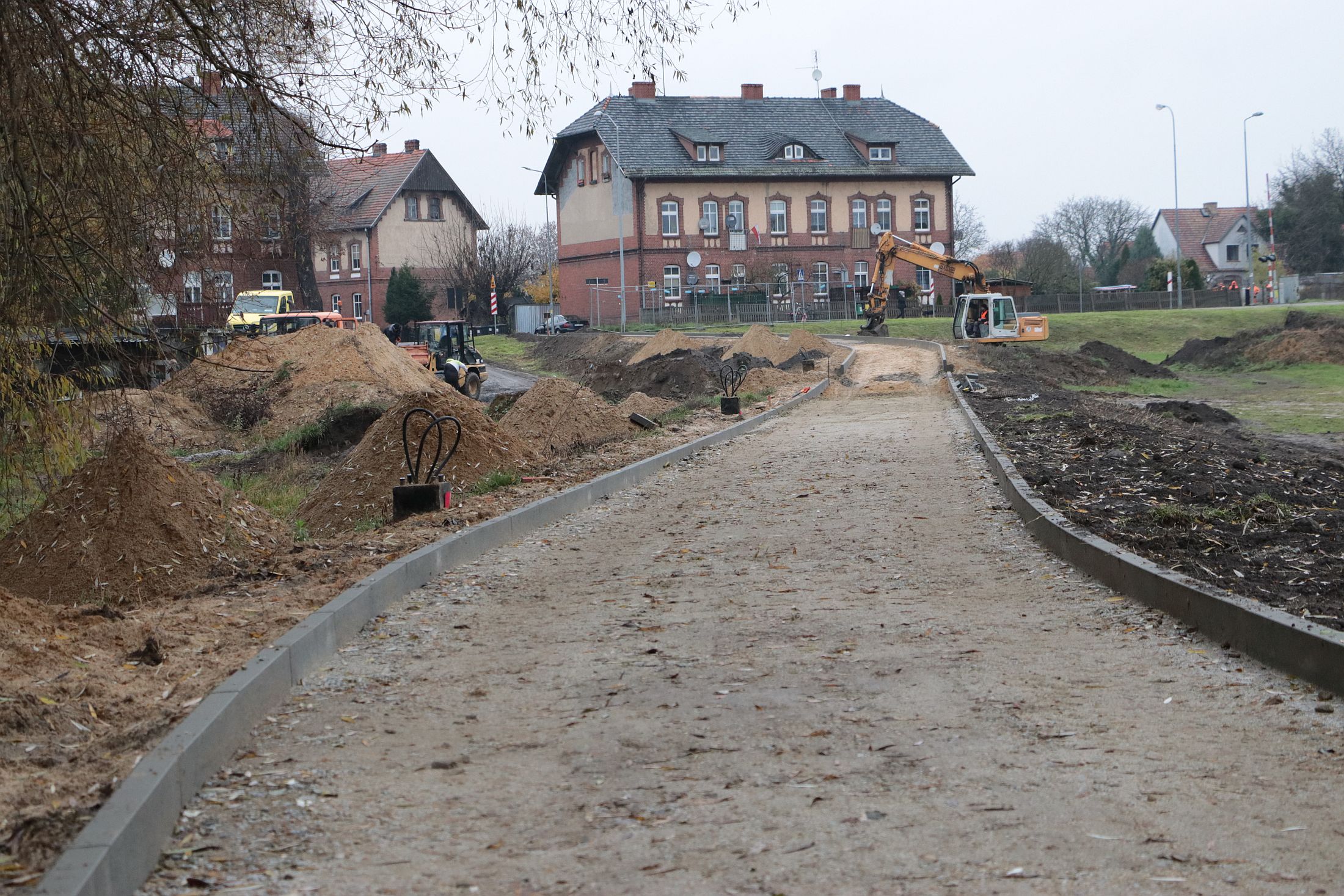 Ilustracja do informacji: Ścieżka skróci drogę mieszkańcom, a miasto się zazieleni i wypięknieje