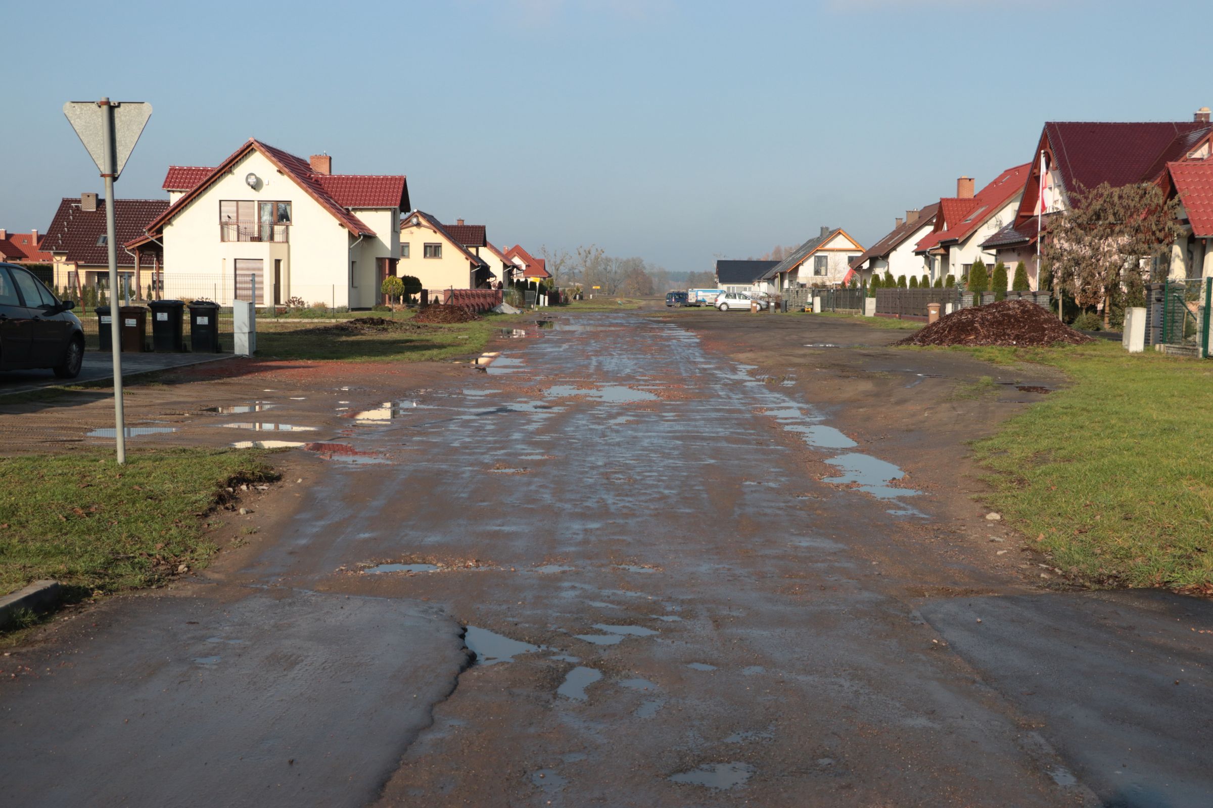Ilustracja do informacji: To już pewne! Na osiedlowych drogach znikną dziury i kałuże
