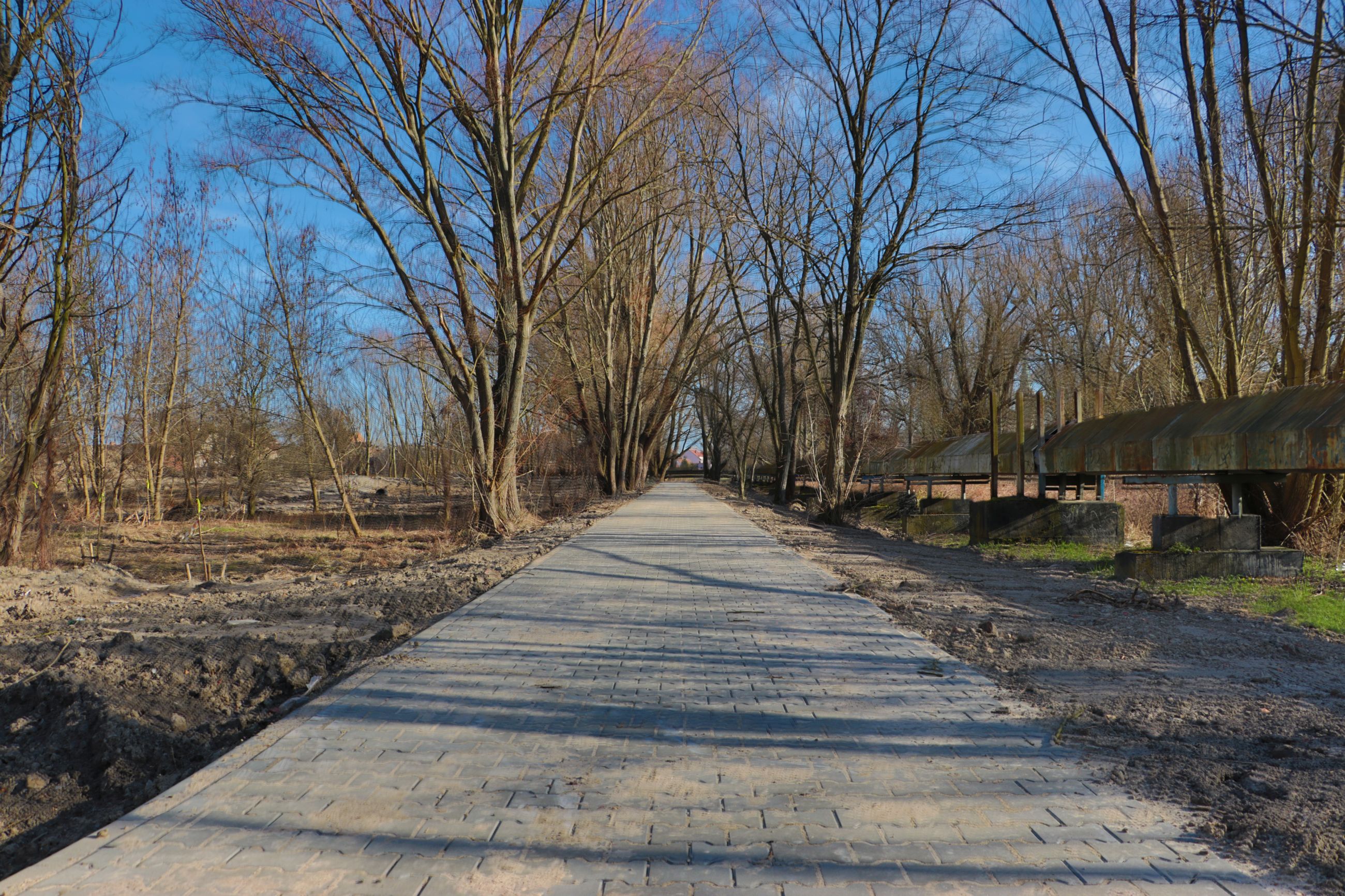Ilustracja do informacji: Nad Obrą powstaje nowa ścieżka. To kolejna odsłona programu rozwoju zieleni i miejsc rekreacyjnych w Międzyrzeczu