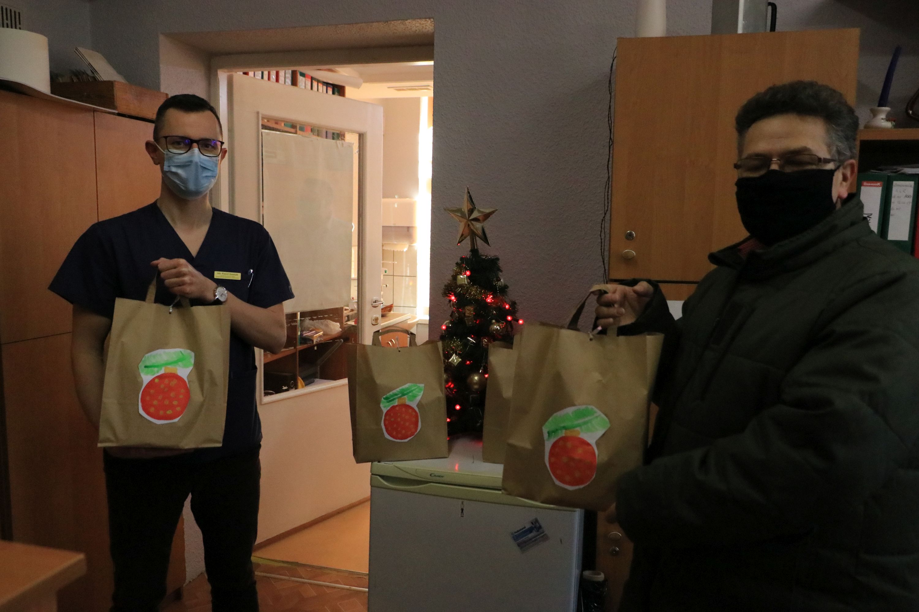 Ilustracja do informacji: Paczki od Burmistrza dla najmłodszych pacjentów szpitala