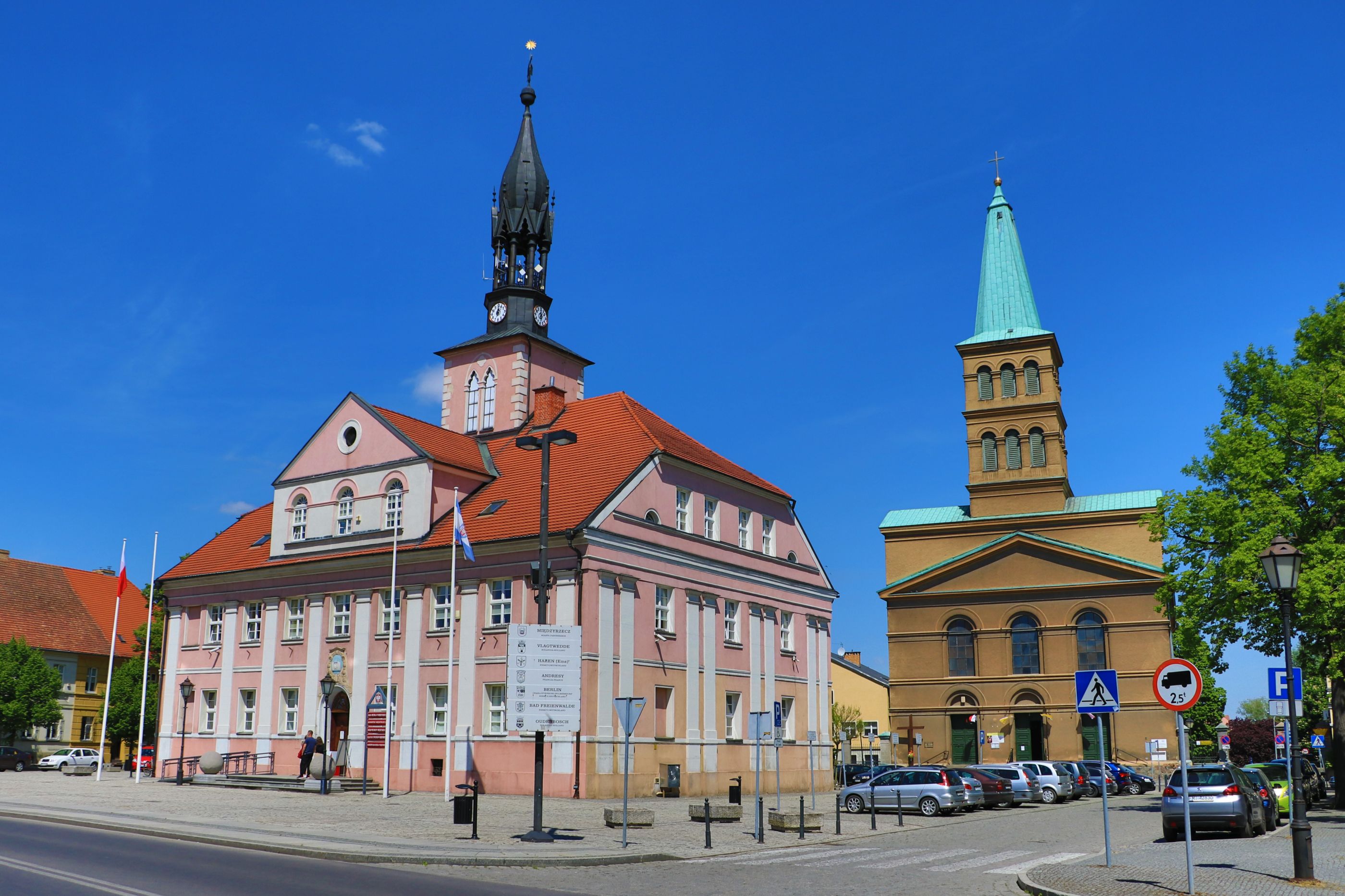 Ilustracja do informacji: Zarządzenie Burmistrza w sprawie otwartego konkursu ofert 