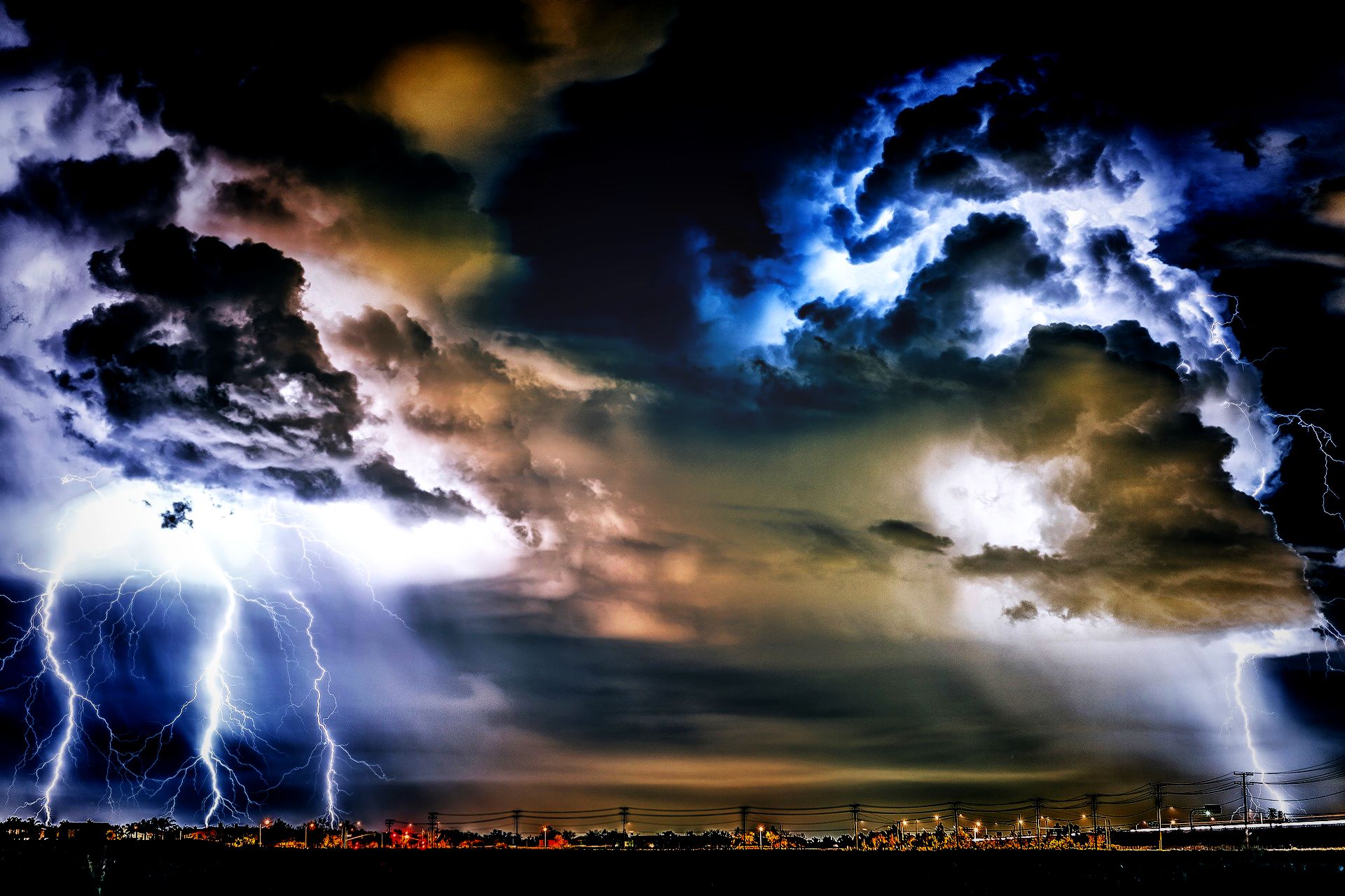 Ilustracja do informacji: Ostrzeżenie meteorologiczne 