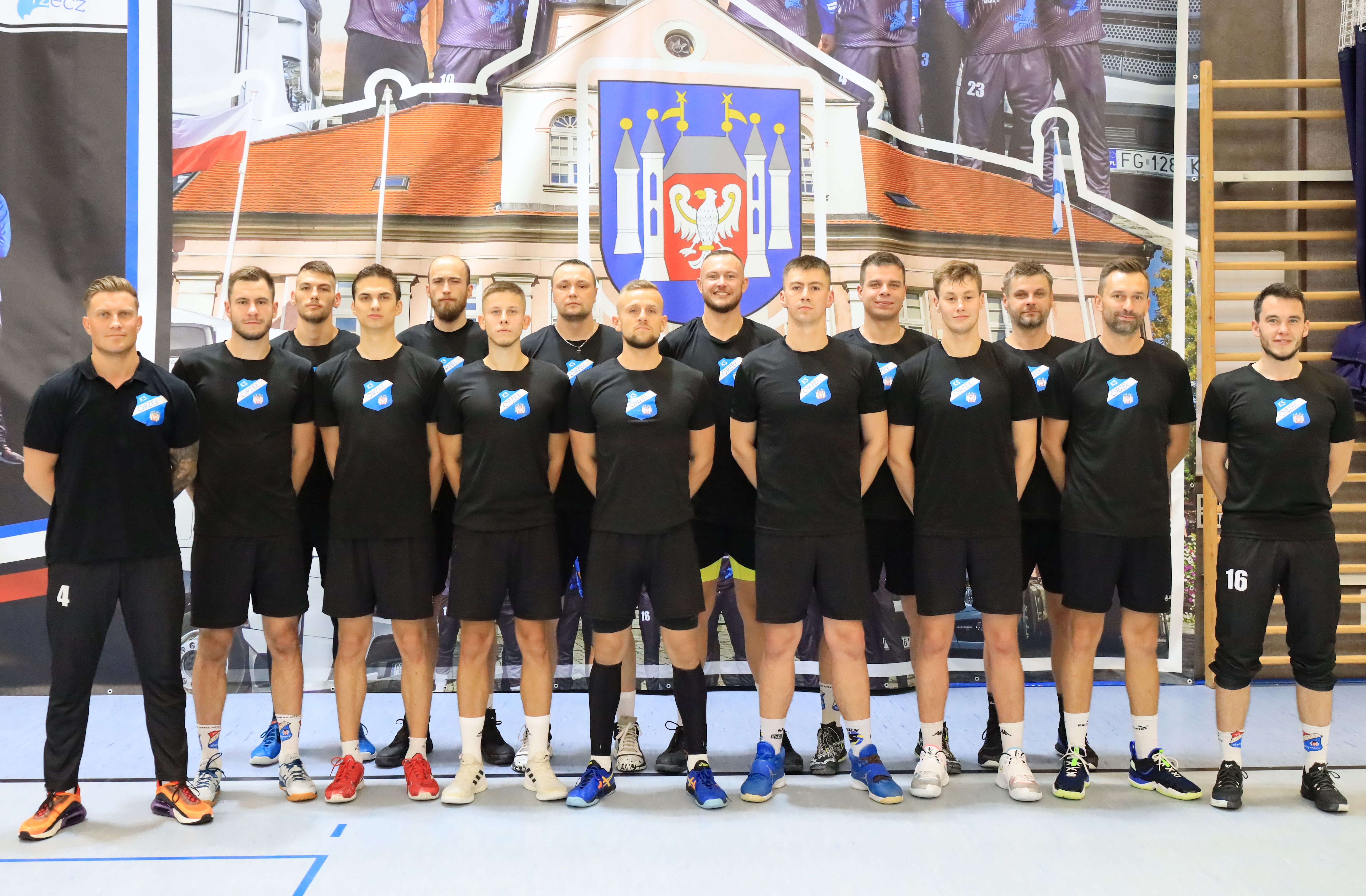 Ilustracja do informacji: Orzeł mierzy wysoko