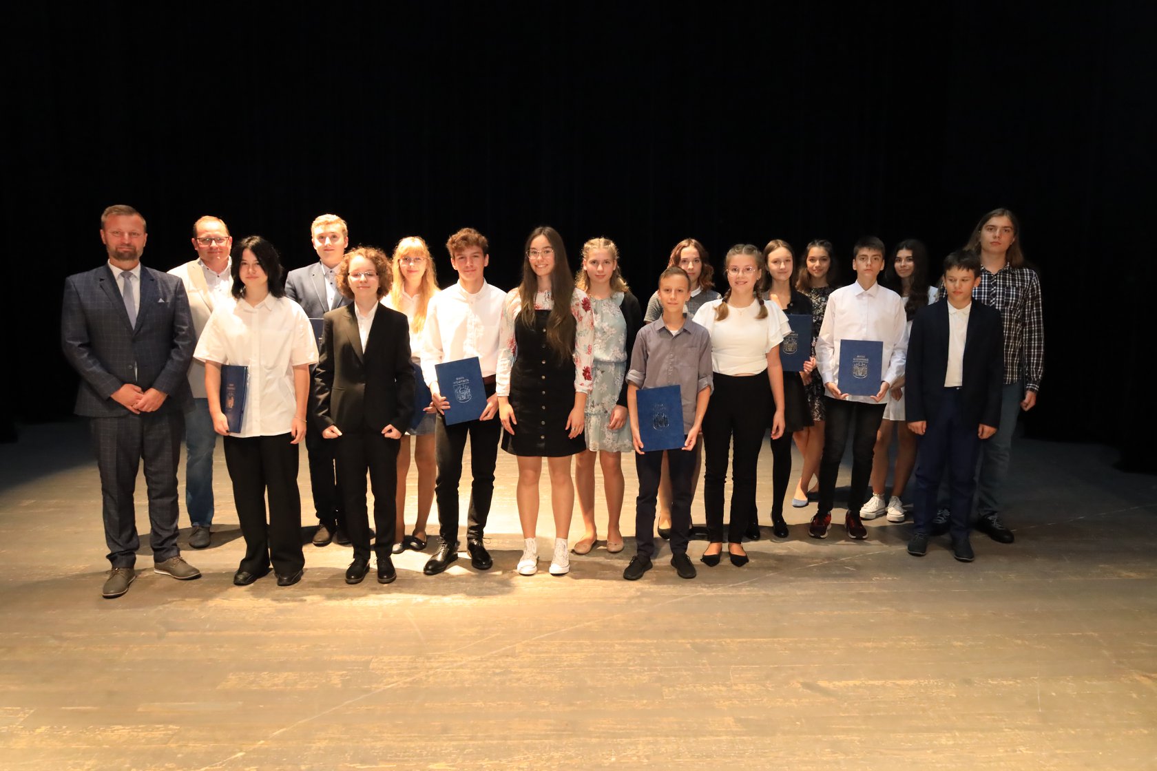 Ilustracja do informacji: Premie za pracowitość i uzdolnienia 