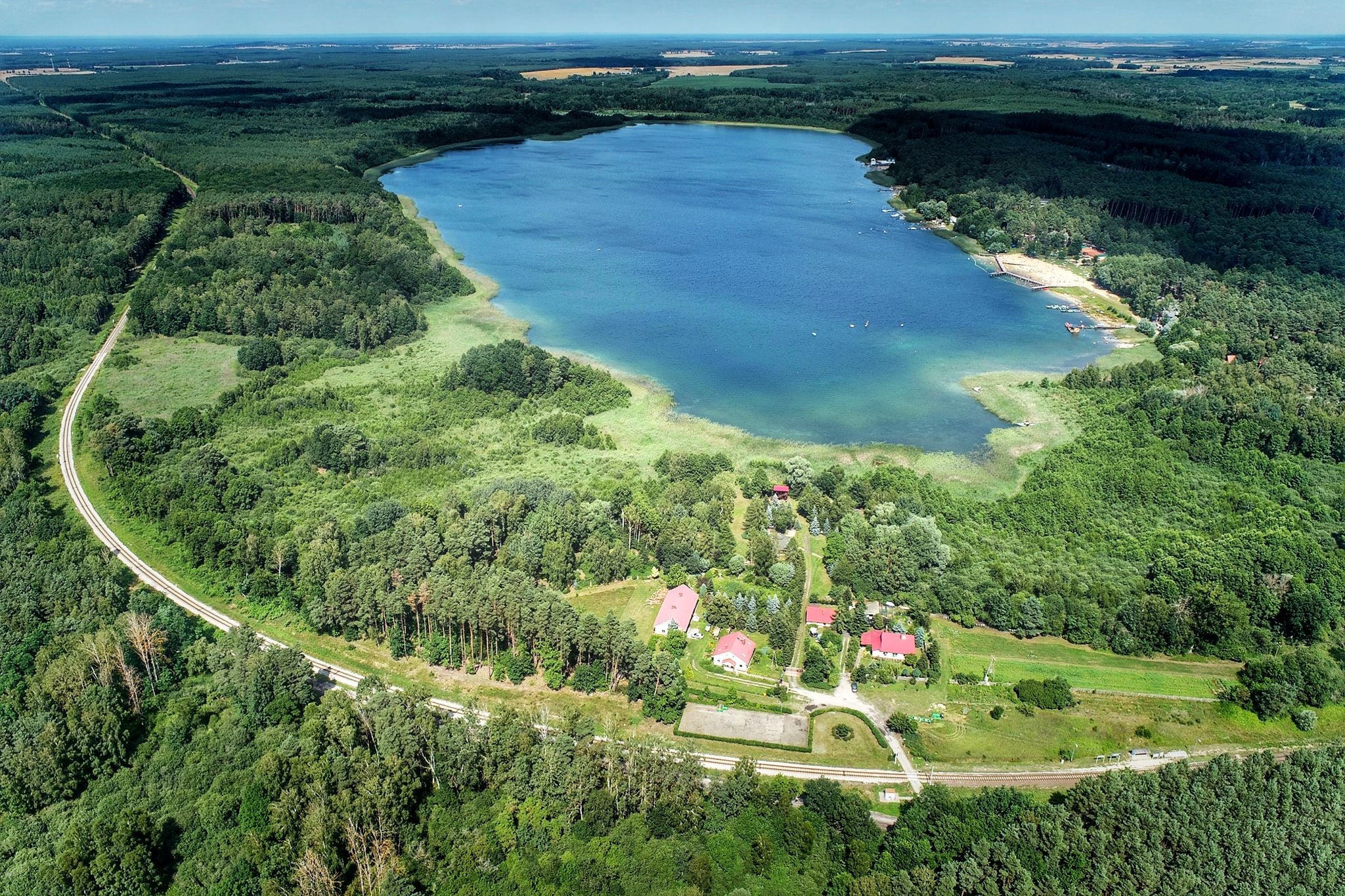 Ilustracja do informacji: Eksperci biorą pod lupę jezioro Głębokie