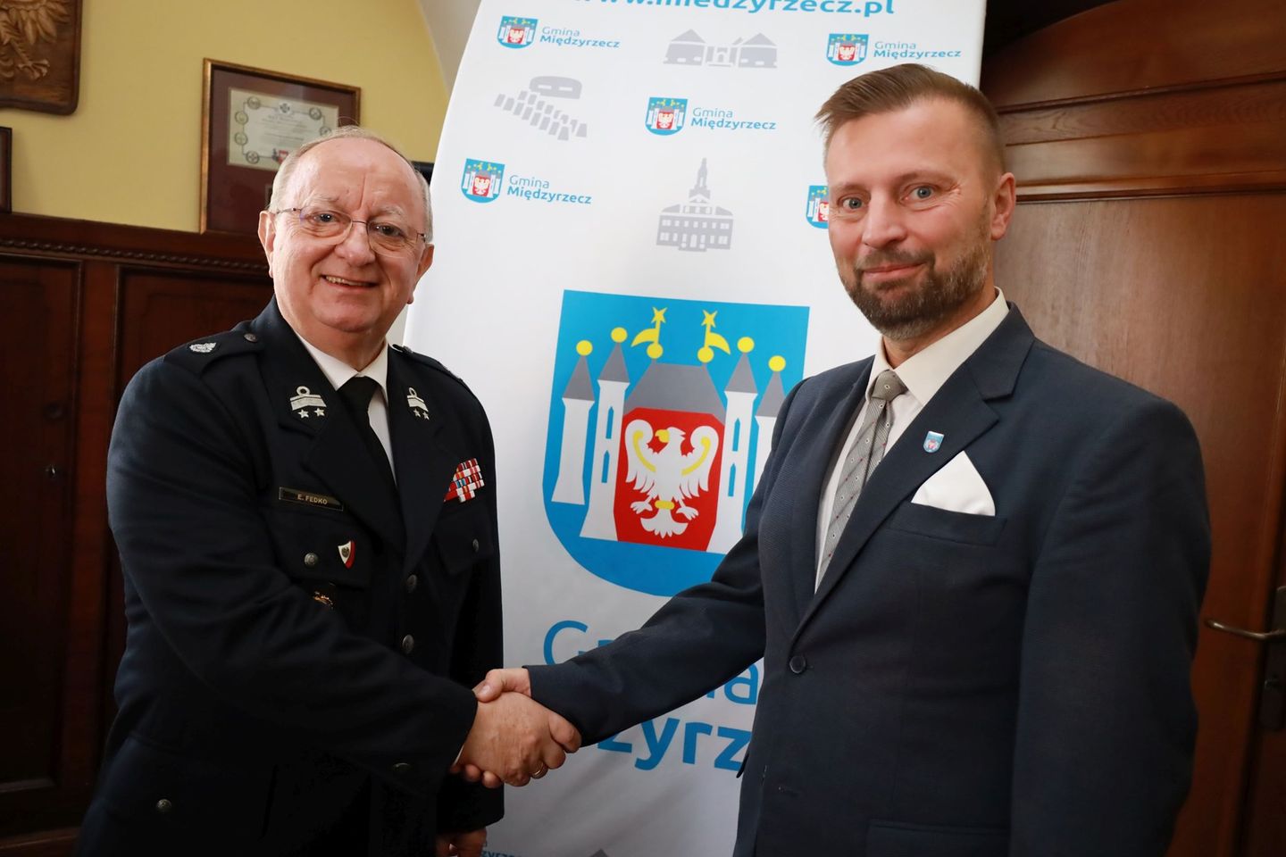 Ilustracja do informacji: W ratuszu o wsparciu dla strażaków-ochotników