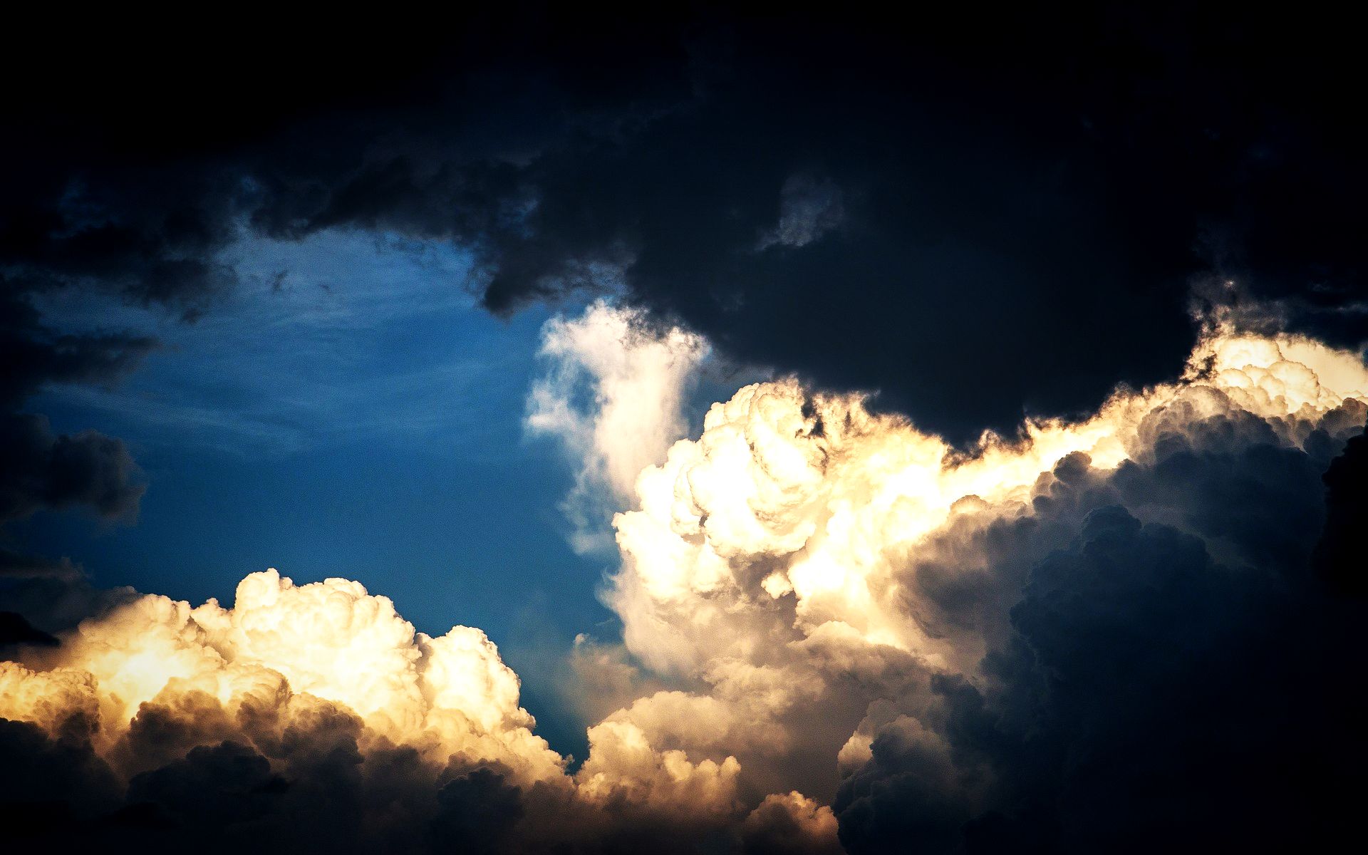 Ilustracja do informacji: Ostrzeżenie meteorologiczne 