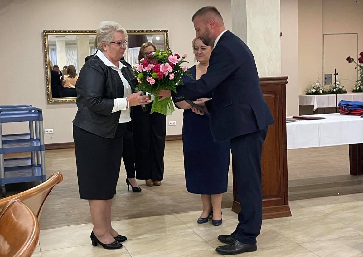 Ilustracja do informacji: Gratulacje dla nauczycieli-związkowców