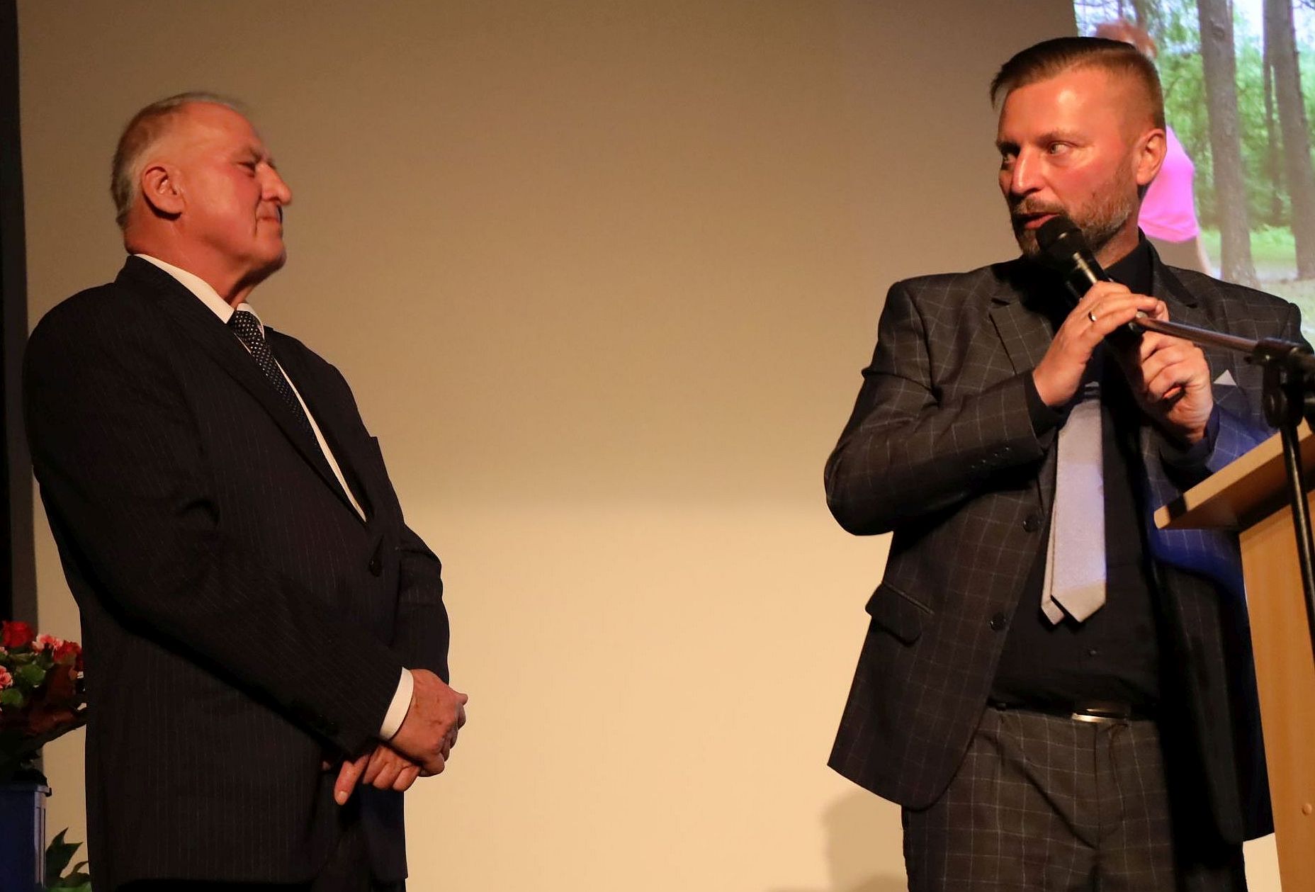 Ilustracja do informacji: Kryształowe Gody Uniwersytetu!