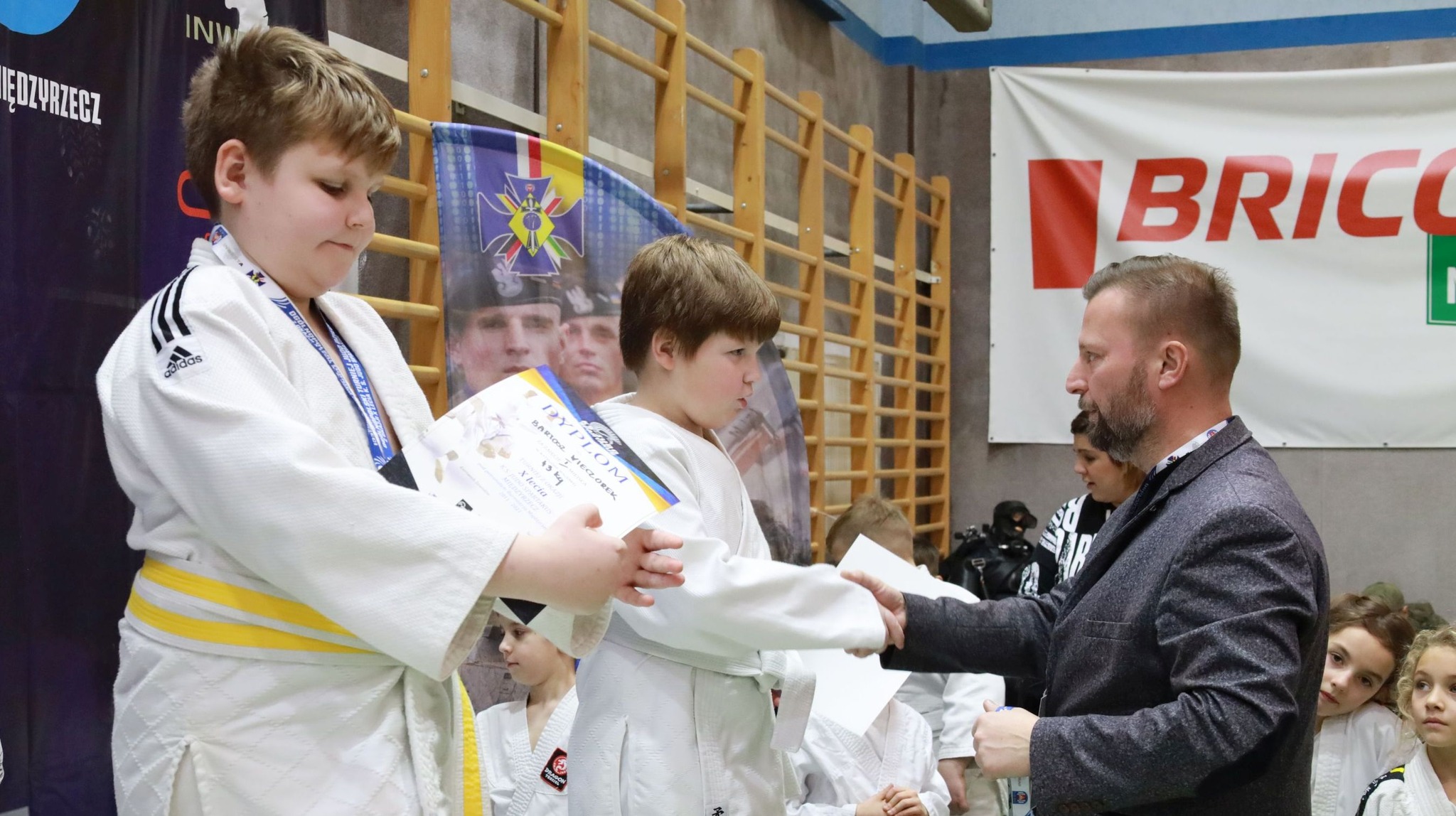 Ilustracja do informacji: Zmagania na matach 