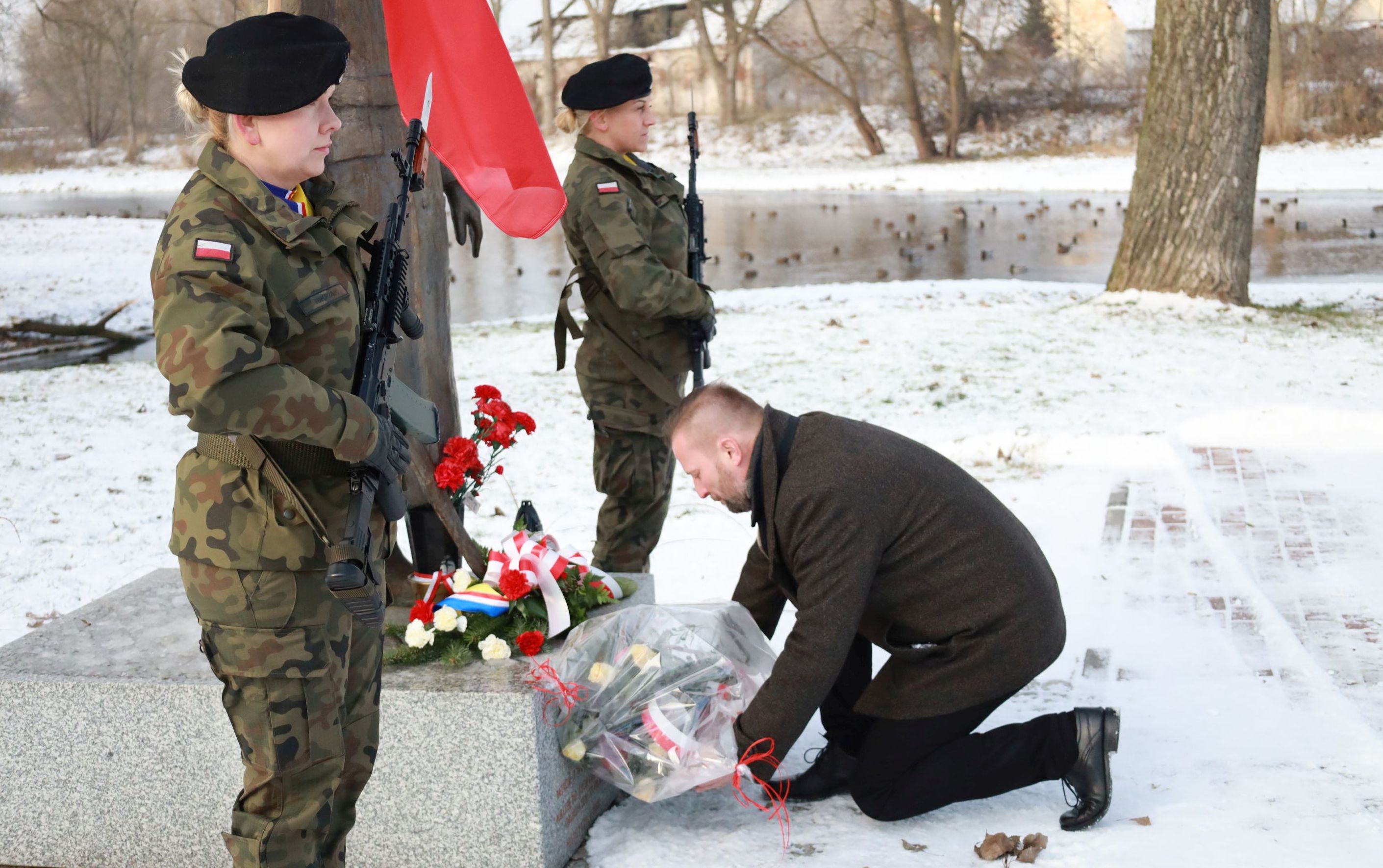 Ilustracja do informacji: W hołdzie Bohaterskim Powstańcom