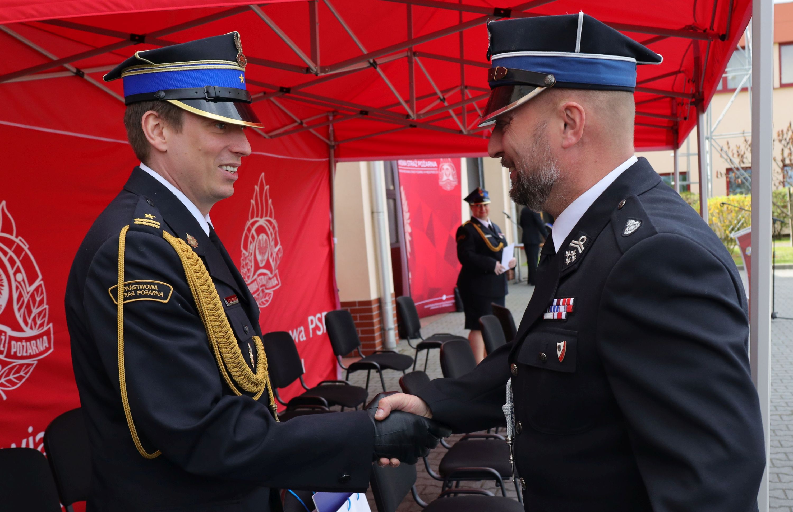 Ilustracja do informacji: Burmistrz Remigiusz Lorenz podziękował strażakom