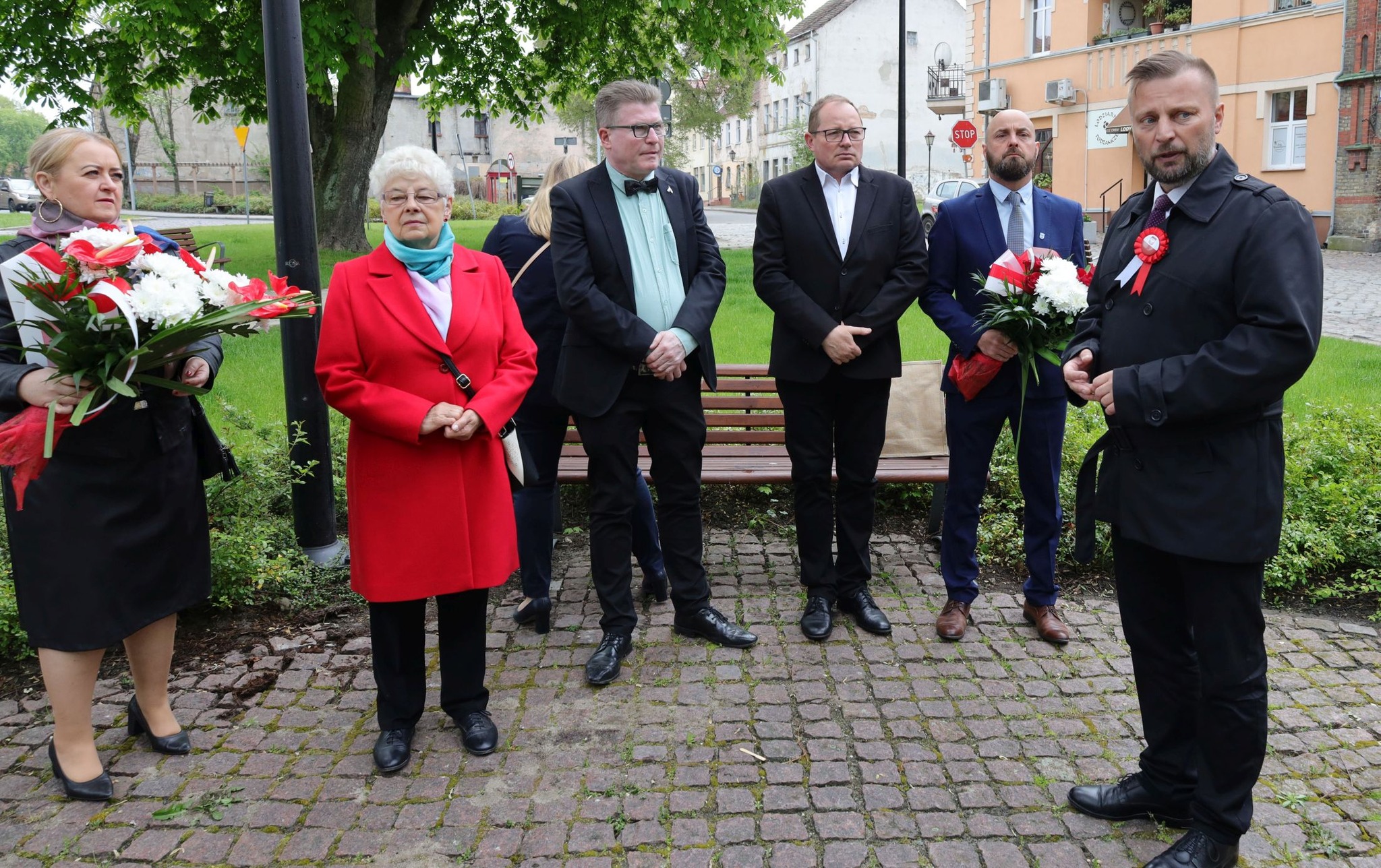 Ilustracja do informacji: Przedstawiciele władz gminy i harcerze uczcili pamięć ofiar najokrutniejszej z wojen