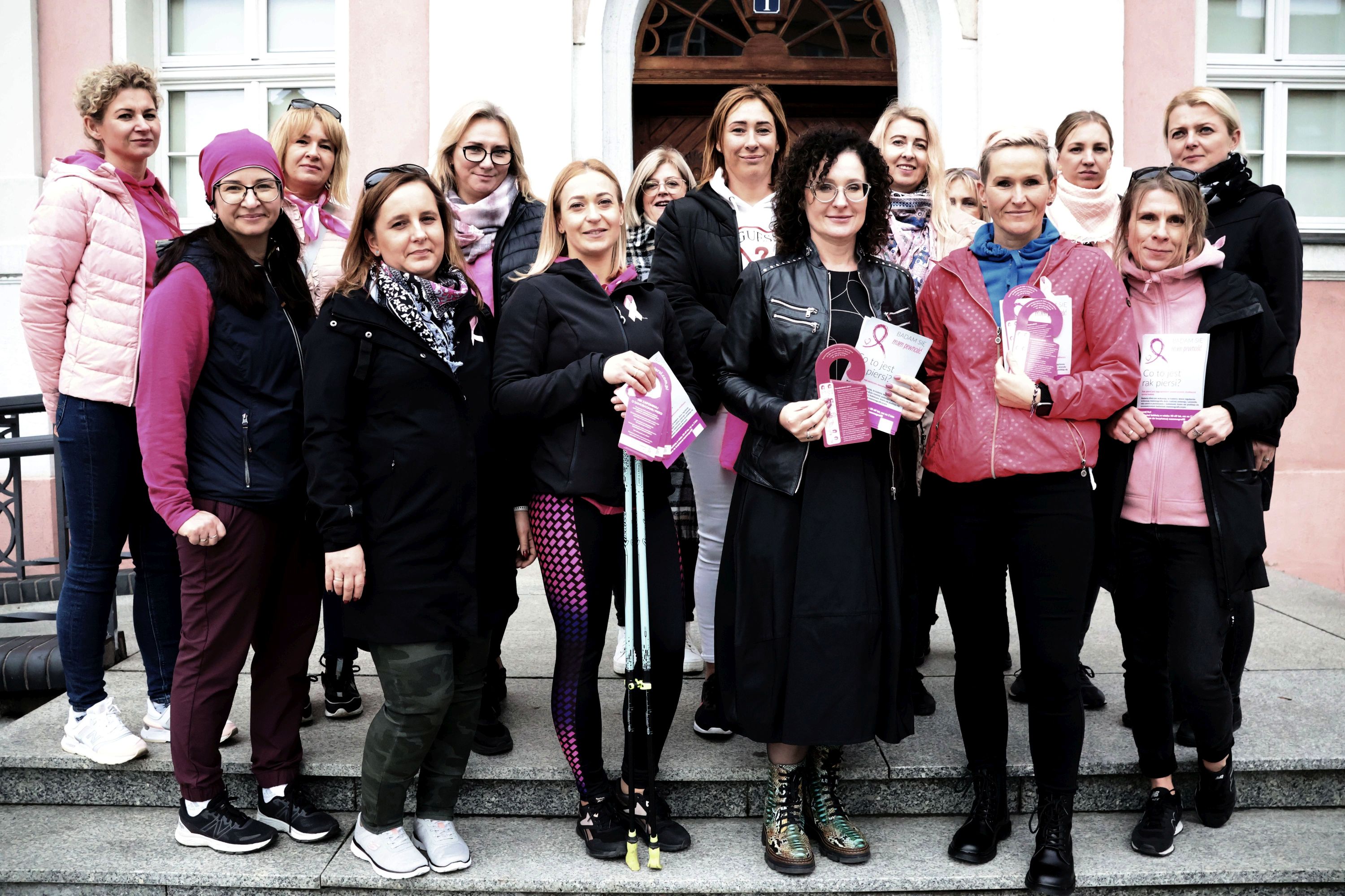 Ilustracja do informacji: Marsz różowej wstążeczki w Międzyrzeczu 