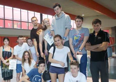 Ilustracja do informacji: Podsumowanie I Międzyszkolnych Zawodów Pływackich o Puchar Starosty, Burmistrza i Dyrektora LO