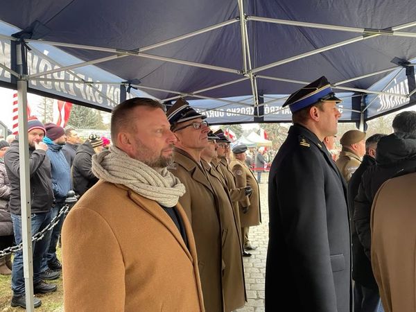 Ilustracja do informacji: Burmistrz Remigiusz Lorenz na przysiędze naszych żołnierzy