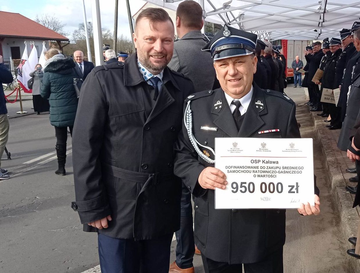 Ilustracja do informacji: Dostaliśmy dotację na zakup nowego pojazdu strażackiego!