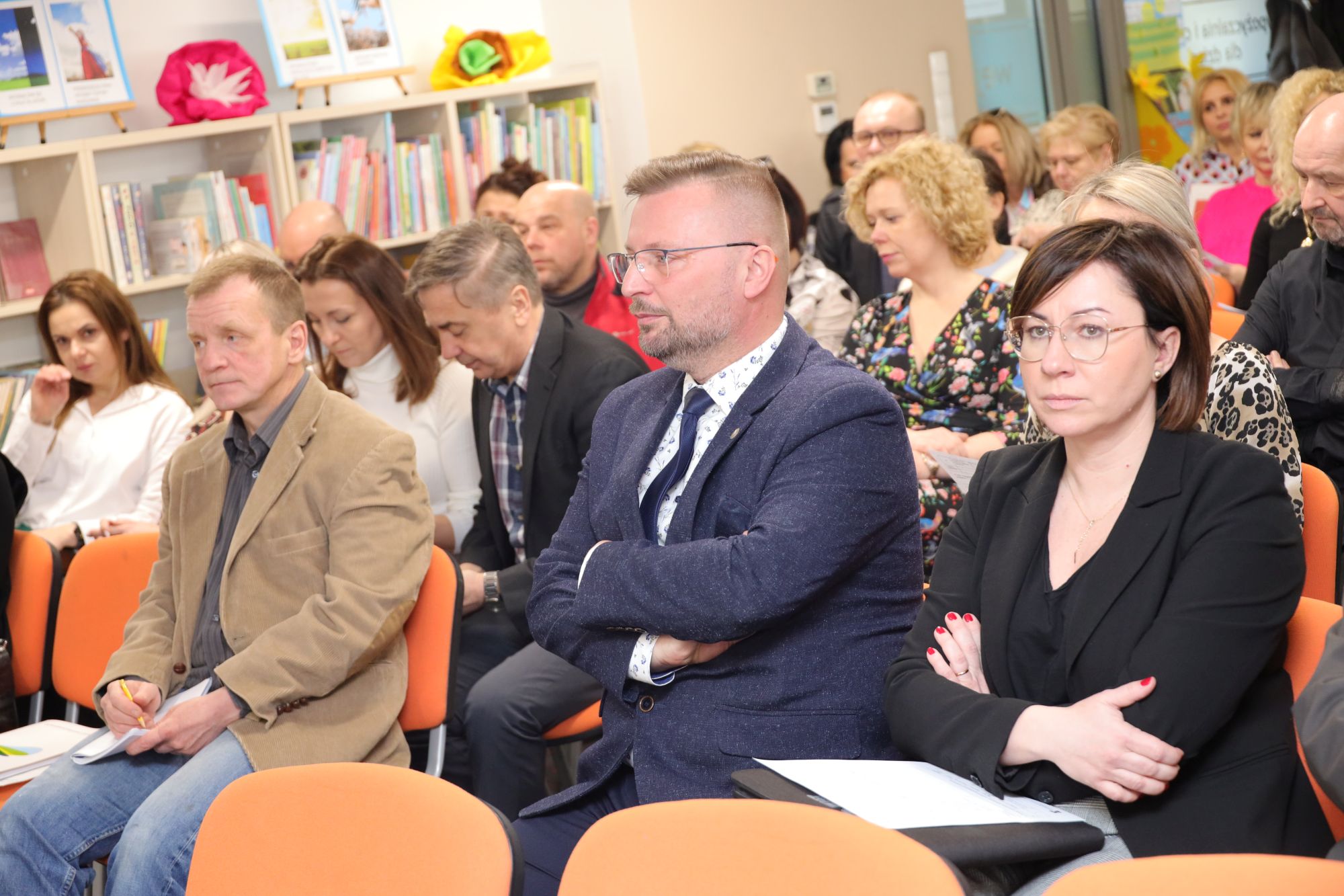 Ilustracja do informacji: W bibliotece o Funduszach Europejskich