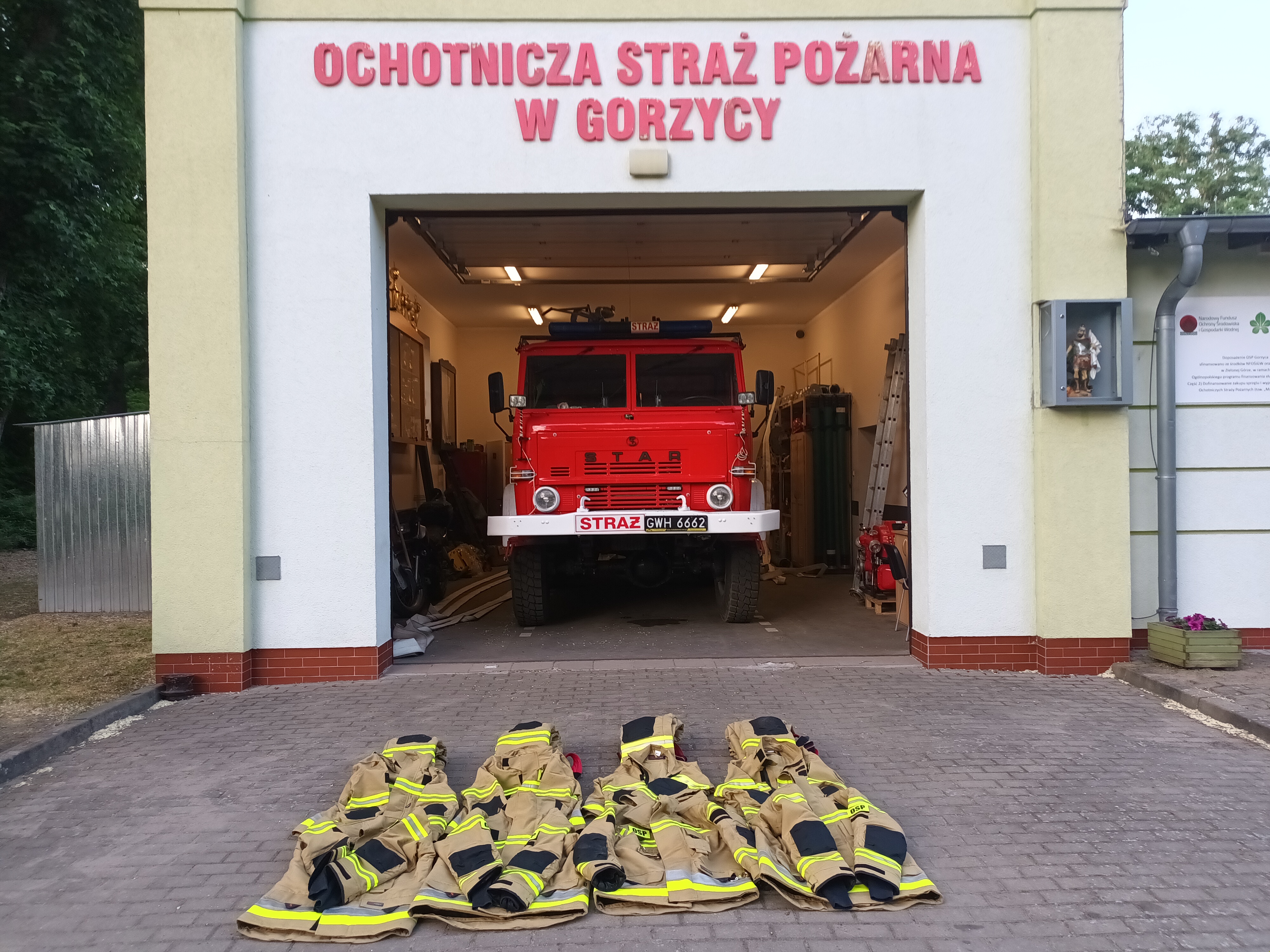 Ilustracja do informacji: Nowoczesny sprzęt dla naszych strażaków-ochotników