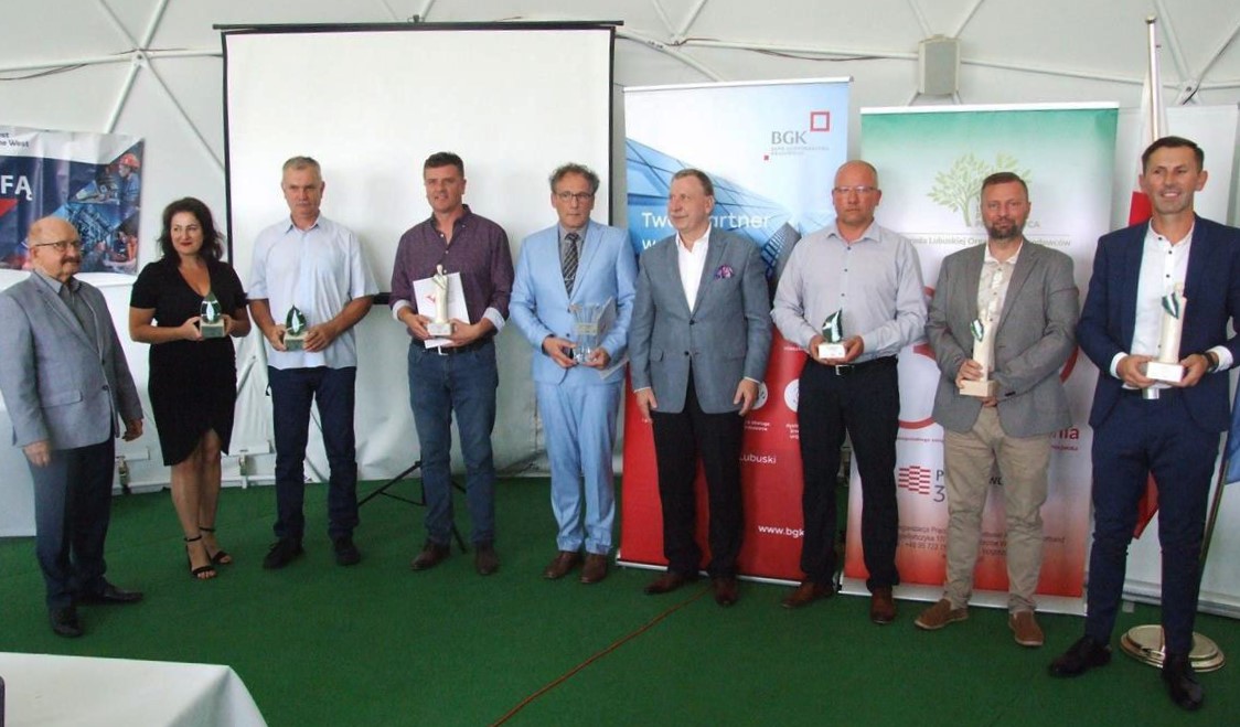 Ilustracja do informacji: Statuetka dla burmistrza