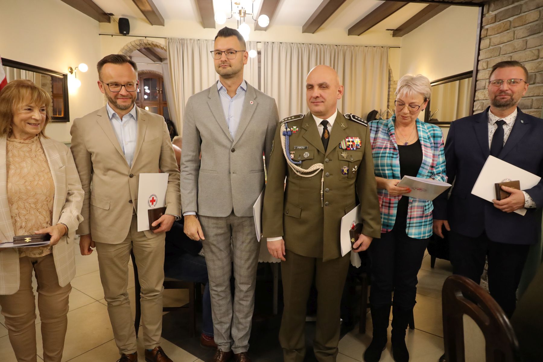 Ilustracja do informacji: Burmistrz uhonorowany przez Zarząd Główny PCK