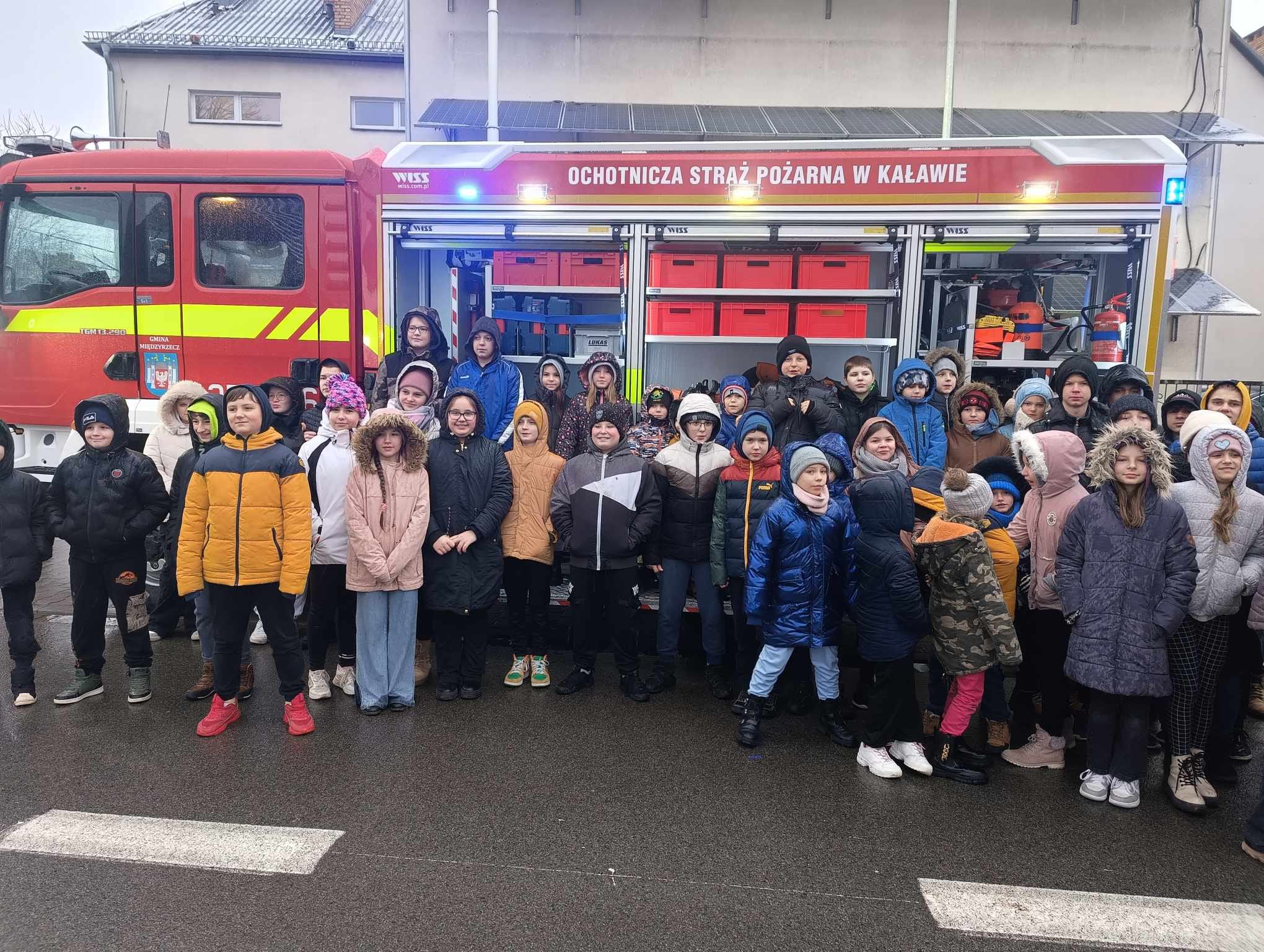 Ilustracja do informacji: Jeszcze jedno nowe auto strażackie w gminie Międzyrzecz