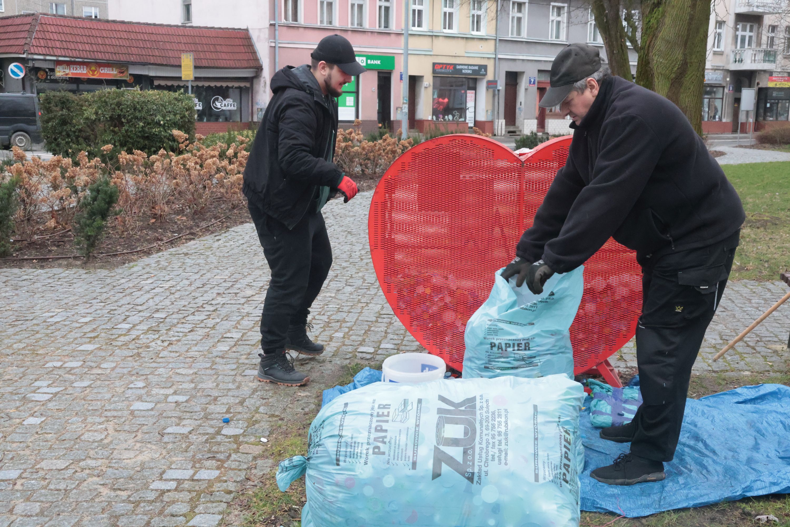 Ilustracja do informacji: Nakrętki ratują zdrowie i życie