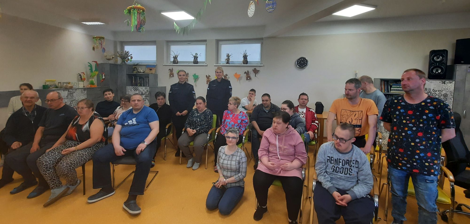 Ilustracja do informacji: Nietypowe zajęcia w ŚDS (komunikat placówki)