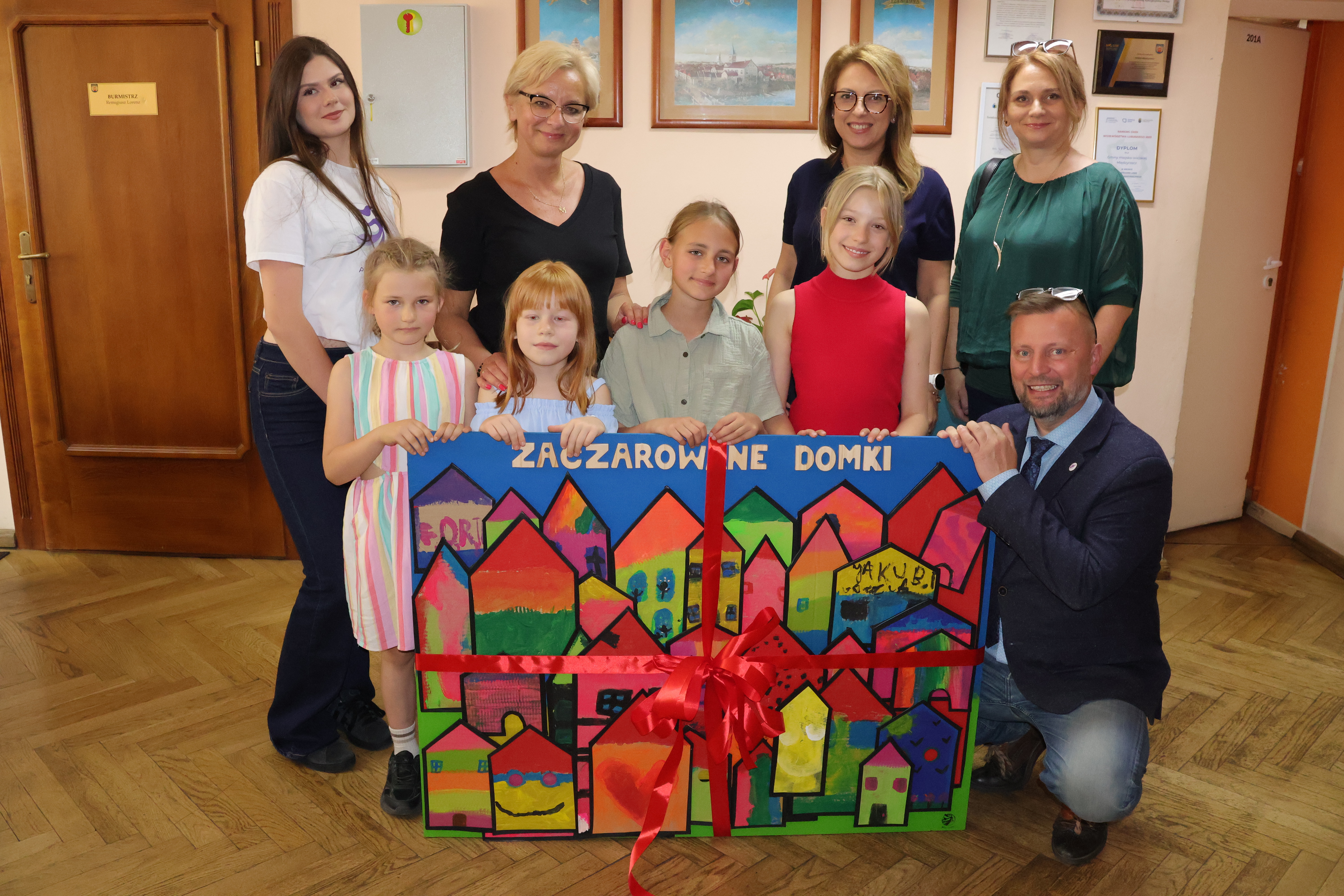 Ilustracja do informacji: Dzieło naszych dzieci będzie ozdobą ratusza