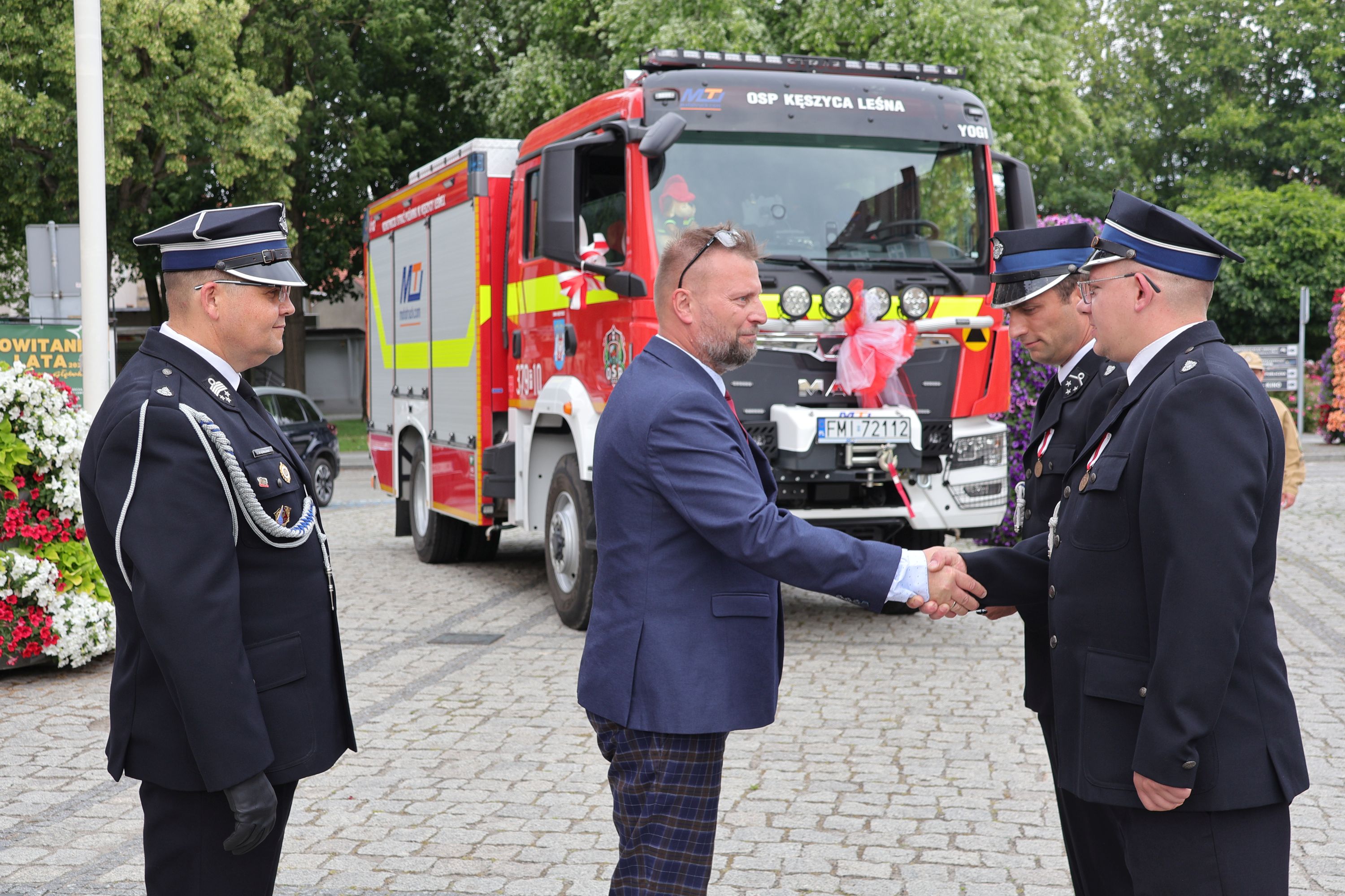 Ilustracja do informacji: Przekazanie nowego samochodu dla OSP w Kęszycy Leśnej