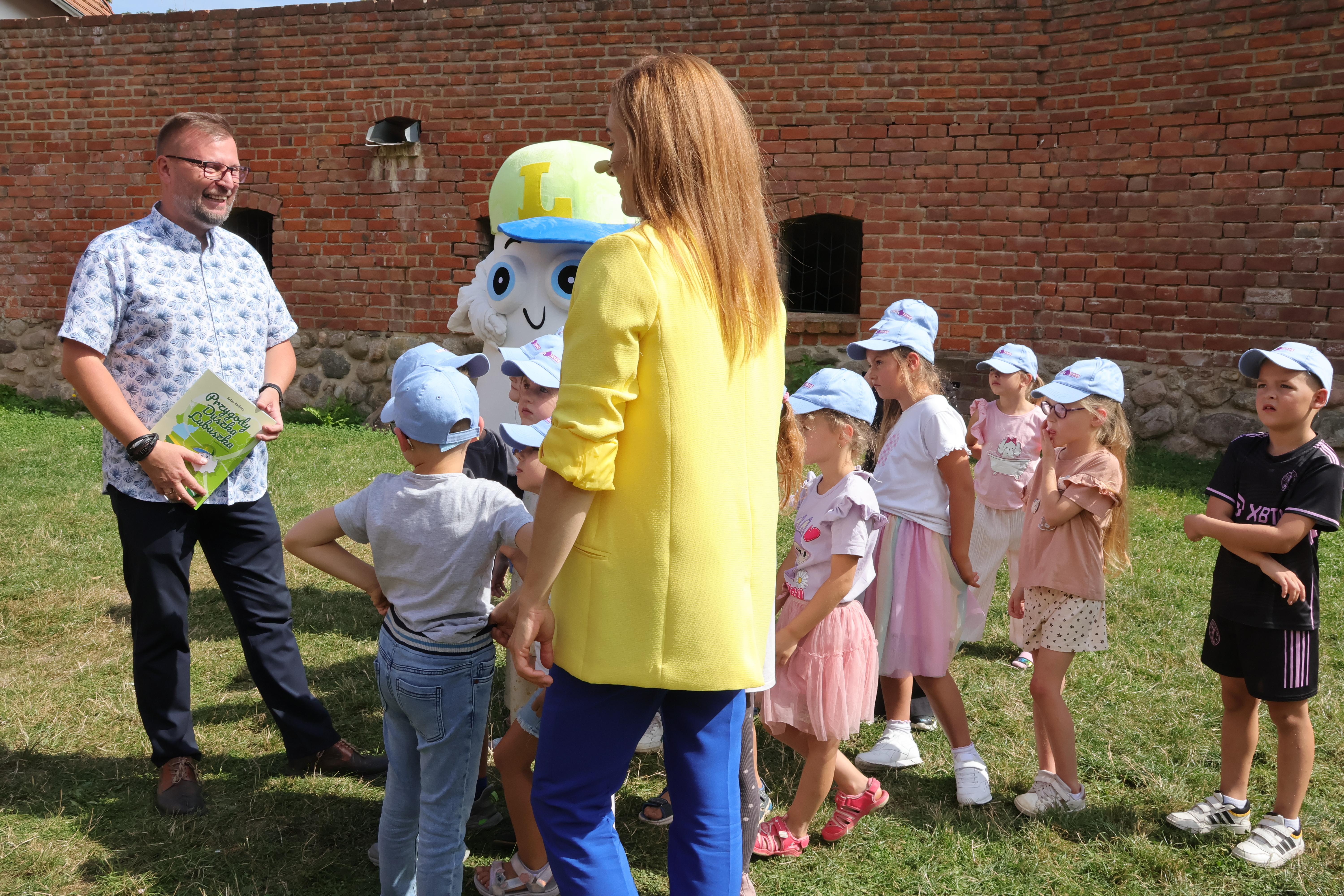 Ilustracja do informacji: Duszek Lubuszek promuje nasz zamek 