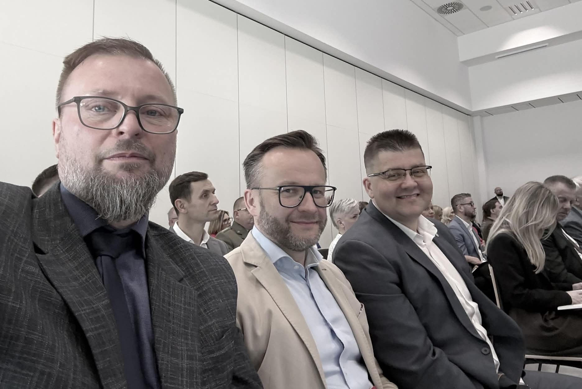 Ilustracja do informacji: Innowacje i bezpieczeństwo w samorządzie