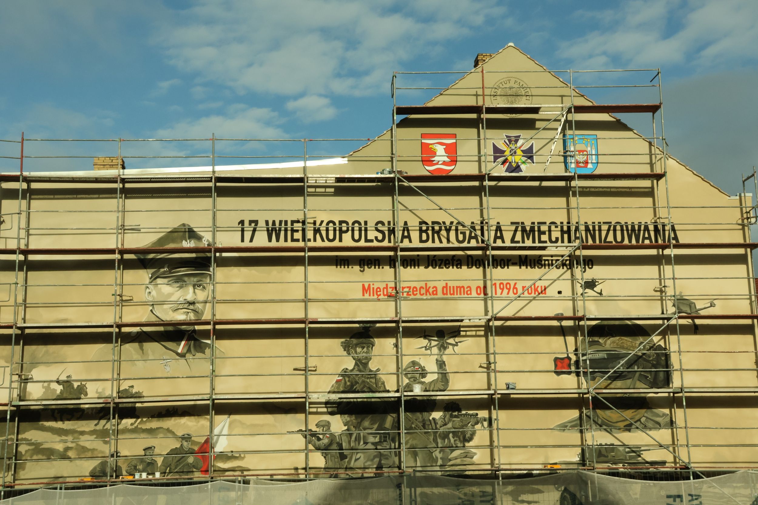 Ilustracja do informacji: Mural poświęcony międzyrzeckiej brygadzie 