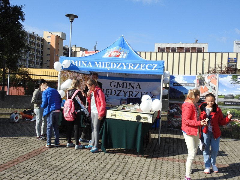 Ilustracja do informacji: Gmina Międzyrzecz na pikniku z 17. Wielkopolską Brygadą Zmechanizowaną w Warszawie