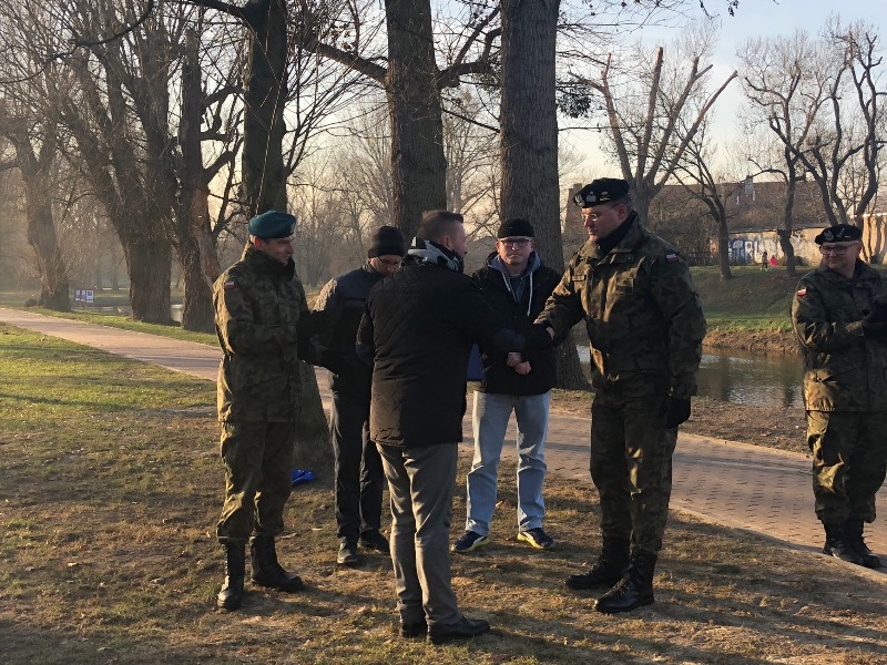 Miniatura zdjęcia: Kładka na Obrze otwarta