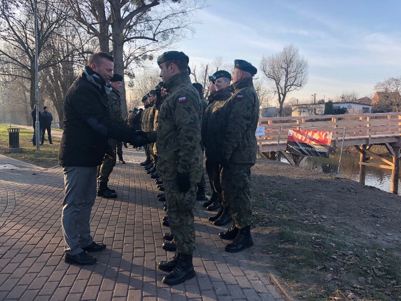 Miniatura zdjęcia: Kładka na Obrze otwarta