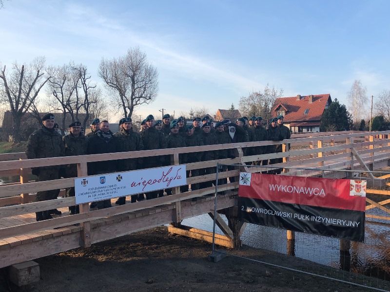 Miniatura zdjęcia: Kładka na Obrze otwarta