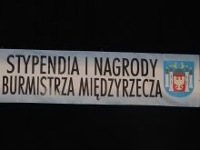 Miniatura zdjęcia: Burmistrz wręczył stypendia najzdolniejszym uczniom
