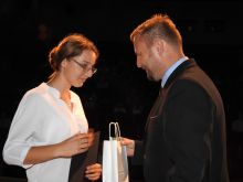 Miniatura zdjęcia: Burmistrz wręczył stypendia najzdolniejszym uczniom