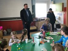 Miniatura zdjęcia: Burmistrz odwiedził dzieci i młodzież spędzające ferie w szkołach