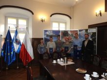 Miniatura zdjęcia: Burmistrz wręczył stypendia sportowe