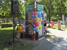 Miniatura zdjęcia: Budka z książkami przy ratuszu